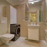 公寓 Inspiration Station - My Joyful, Cosy&inviting - Smart Thermostat - Private Parking - Ior Park - Long Term Price Cuts 布加勒斯特
