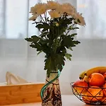 Apartman Inspiration Station - My Joyful, Cosy&inviting - Smart Thermostat - Private Parking - Ior Park - Long Term Price Cuts