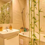 Inspiration Station - My Joyful, Cosy&inviting - Smart Thermostat - Private Parking - Ior Park - Long Term Price Cuts