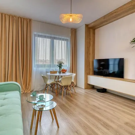 Apartamento Inspiration Station - My Joyful, Cosy&inviting - Smart Thermostat - Private Parking - Ior Park - Long Term Price Cuts *