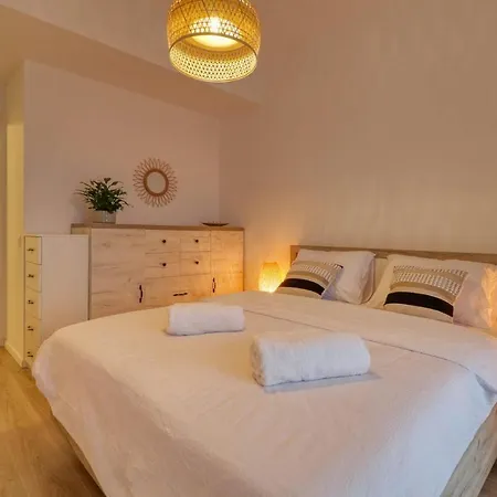 Inspiration Station - My Joyful, Cosy&inviting - Smart Thermostat - Private Parking - Ior Park - Long Term Price Cuts Appartamento