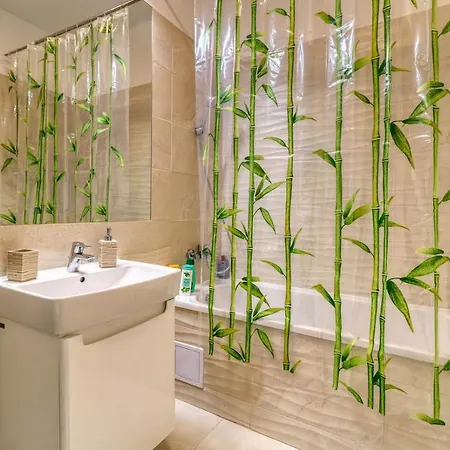 Apartamento Inspiration Station - My Joyful, Cosy&inviting - Smart Thermostat - Private Parking - Ior Park - Long Term Price Cuts