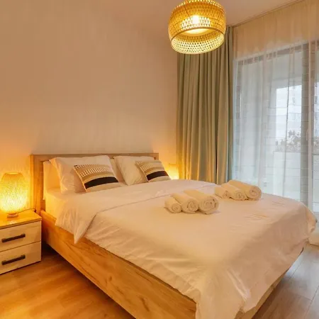 Appartement Inspiration Station - My Joyful, Cosy&inviting - Smart Thermostat - Private Parking - Ior Park - Long Term Price Cuts *