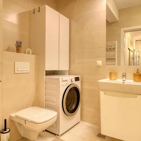 Appartamento Inspiration Station - My Joyful, Cosy&inviting - Smart Thermostat - Private Parking - Ior Park - Long Term Price Cuts *