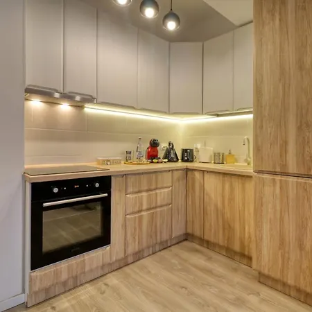 Inspiration Station - My Joyful, Cosy&inviting - Smart Thermostat - Private Parking - Ior Park - Long Term Price Cuts