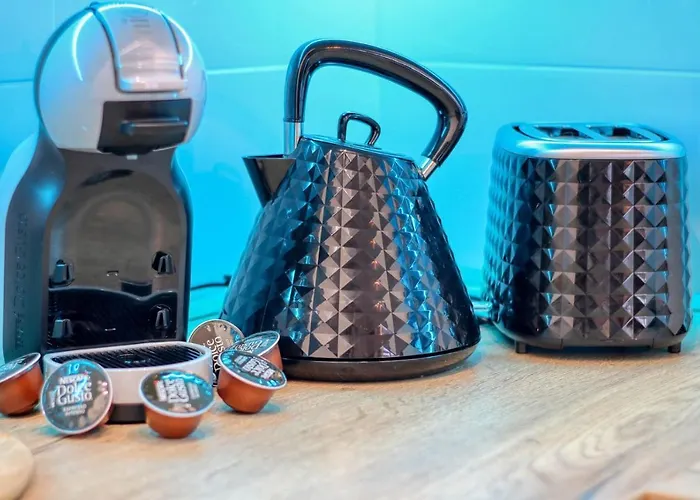 Inspiration Station - My Joyful, Cosy&inviting - Smart Thermostat - Private Parking - Ior Park - Long Term Price Cuts *