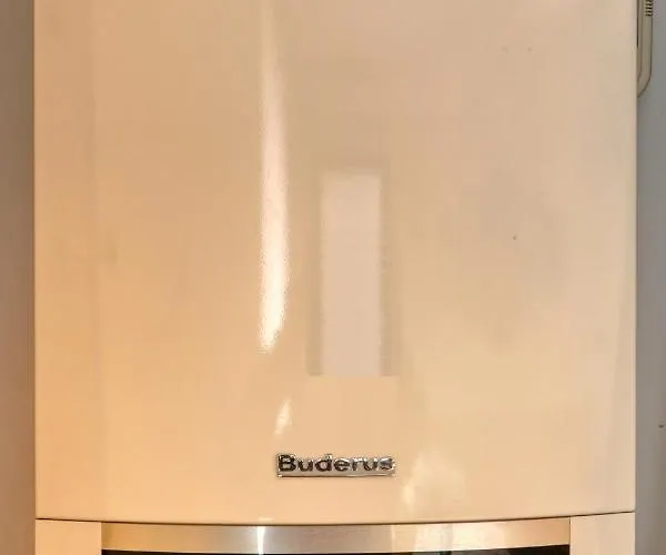 Inspiration Station - My Joyful, Cosy&inviting - Smart Thermostat - Private Parking - Ior Park - Long Term Price Cuts *