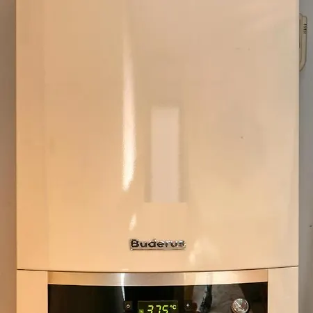 Inspiration Station - My Joyful, Cosy&inviting - Smart Thermostat - Private Parking - Ior Park - Long Term Price Cuts *